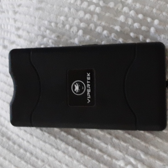 Vipertech 10mill volt self protection device with extremelybright light - Picture 1 of 8